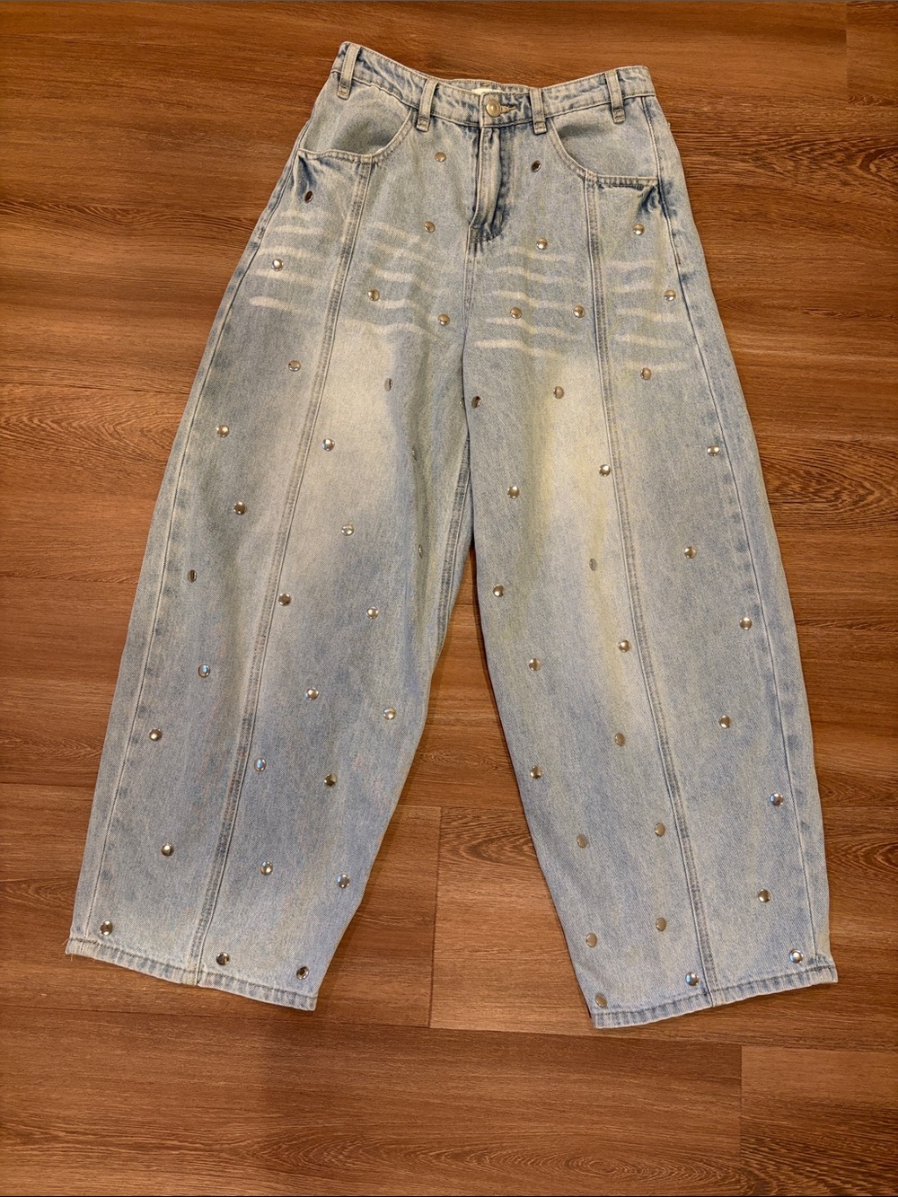 Studded Barrel Jeans Size S (26)